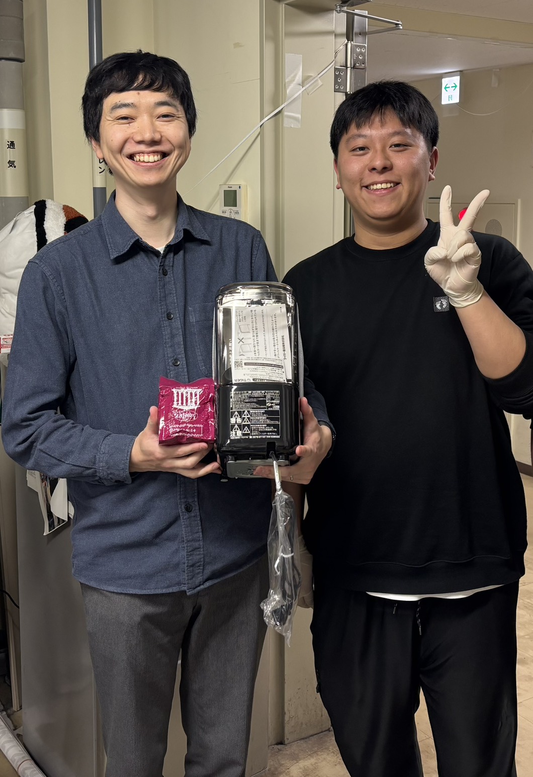 賞状を手に笑顔の3人の写真